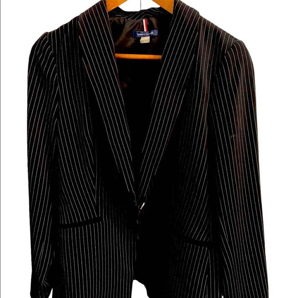 TOMY HILFIGER BLACK STRIPED BLAZER